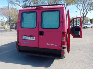 Furgoneta Fiat Ducato Roja