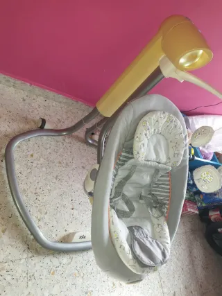 Columpio bebé Joie gris