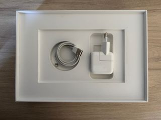 iPad 9ª Gen + Funda Teclado Slim Folio