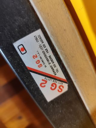 Letto a castello giallo e blu in legno