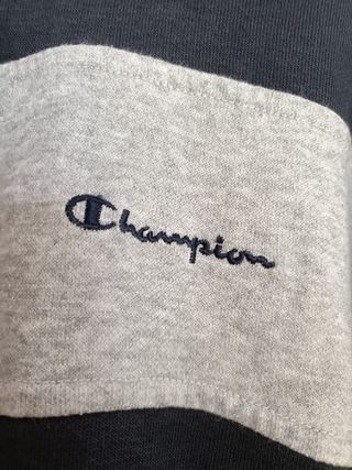Sudadera Champion Color Azul y Gris Talla XL.