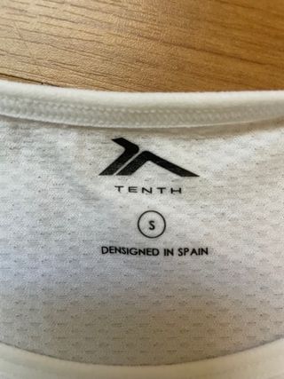 Camiseta blanca deportiva