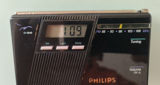 Radio Philips D-1848 FM Portátil