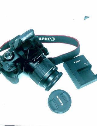 Cámara de Fotos Canon 1300D Reflex Digital