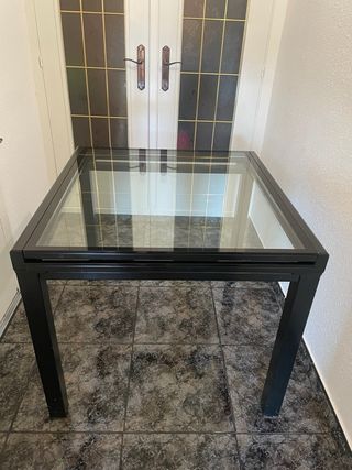Tavolo da Pranzo in Cristallo Nero 90x90 Estensibile a 180