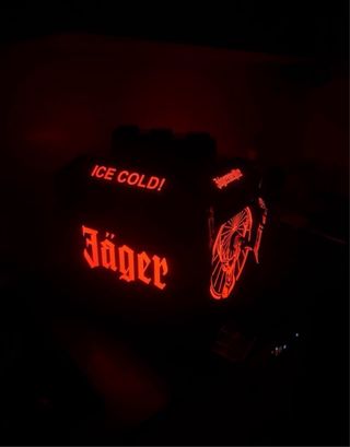 Alquiler de maquina de chupitos para eventos