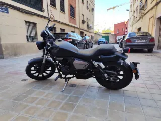 Keeway 125cc Moped + 2 Cascos