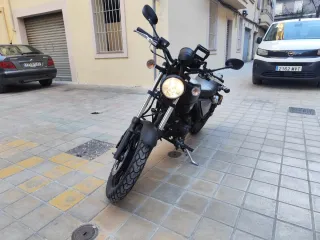 Keeway 125cc Moped + 2 Cascos