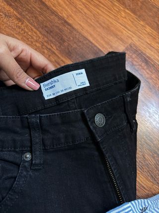 Conjunto blusa rayas y pantalón negro