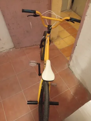 Bici BMX Wipe Five Amarilla