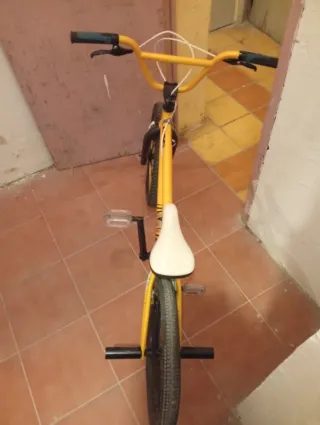 Bici BMX Wipe Five Amarilla