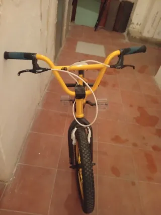 Bici BMX Wipe Five Amarilla