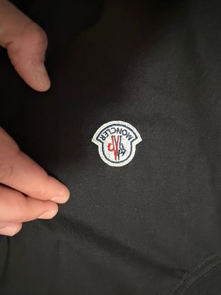 T-shirt Moncler nera con logo