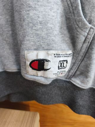Sudadera Champion Color Gris Talla XL.