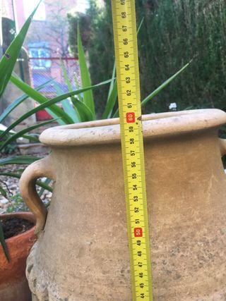 Maceta antigua de terracota