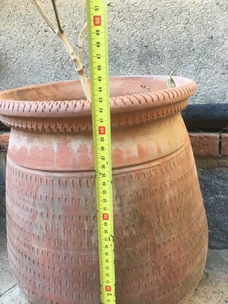 Maceta antigua de terracota