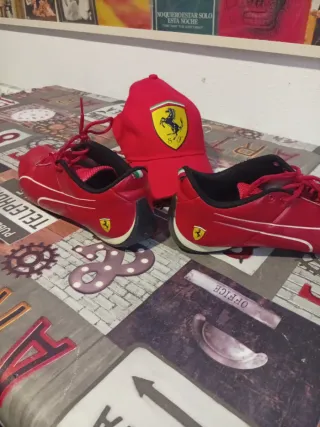 Sneakers Puma Ferrari Rosse con berretto abbinato