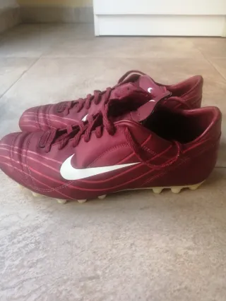 Botas de fútbol Nike tacos de goma