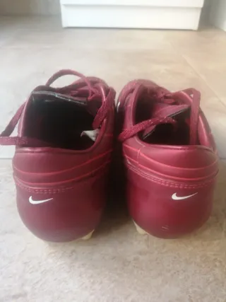 Botas de fútbol Nike tacos de goma