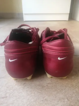 Botas de fútbol Nike tacos de goma
