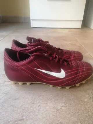 Botas de fútbol Nike tacos de goma