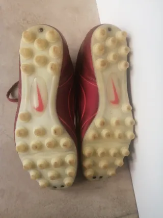 Botas de fútbol Nike tacos de goma