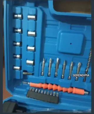 TALADRO ATORNILLADOR INALÁMBRICO EN SU MALETÍN.