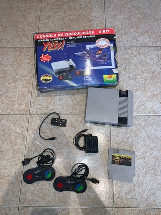 Consola YESS! 8-BIT + 2 Mandos + Pac-Man