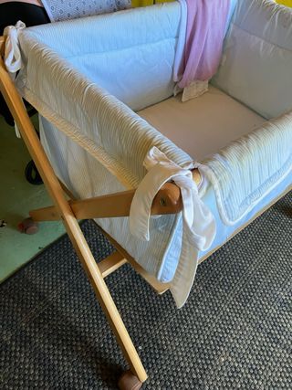 Moisés de madera para bebé