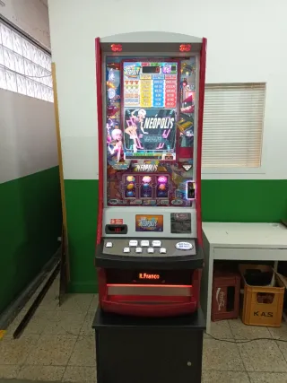 Máquina Tragaperras Neopolis. Premio se 1000€.