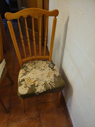 Se regalan sillas antiguas de madera