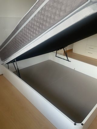 Canapé con letti a scomparsa, materassi e accessori