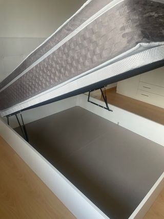 Canapé con letti a scomparsa, materassi e accessori