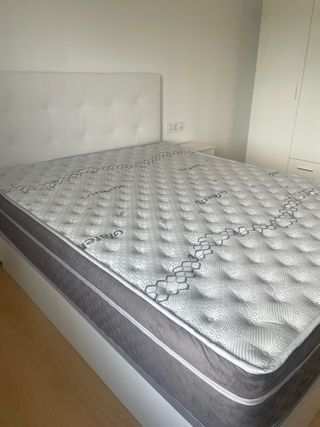 Canapé con letti a scomparsa, materassi e accessori