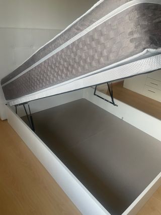 Canapé con letti a scomparsa, materassi e accessori