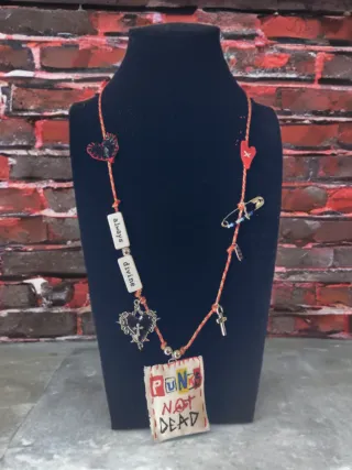 Punk Rock Collar hecho a mano artistico