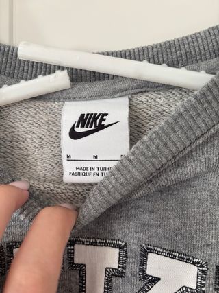 Sudadera Nike Gris y Blanca