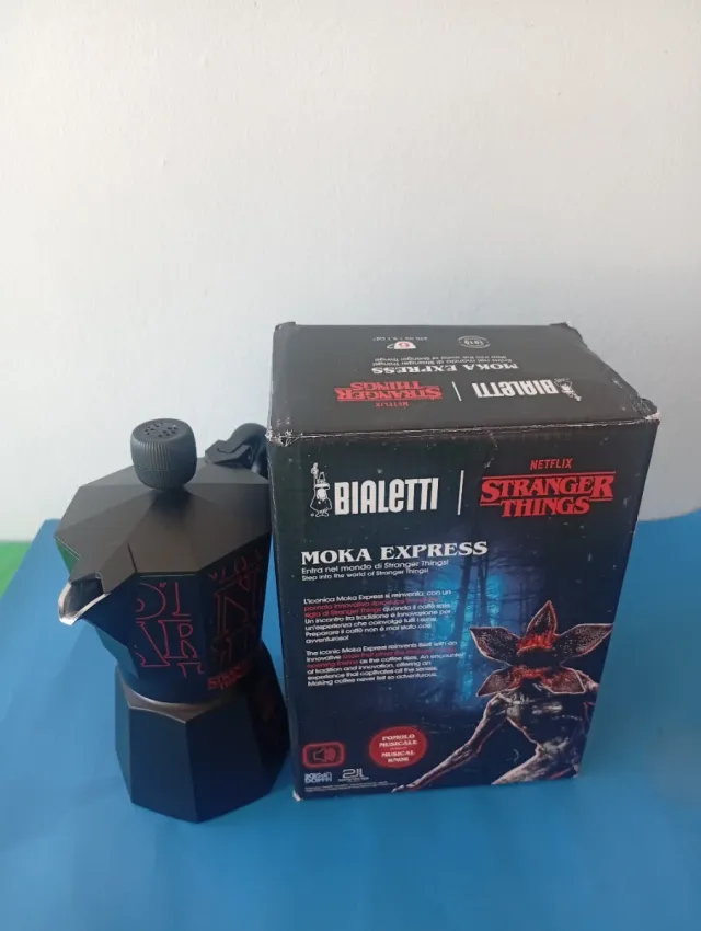 Cafetera Bialetti Moka Express Stranger Things