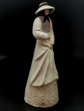 Figura ibicenca vintage de terracota. 28 cm.