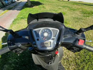 Kymco People GTI 125 Negra