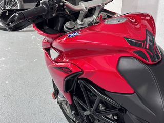 MV Agusta Veloce Rosso 800