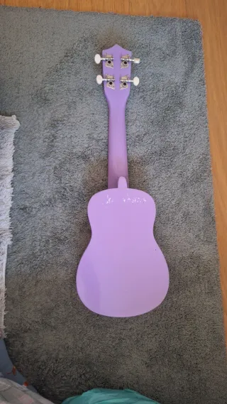 Ukelele morado Winzz