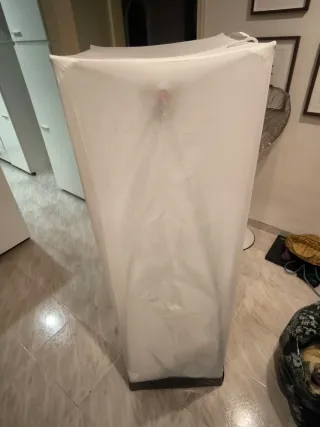 Armario VUKU Ikea tela