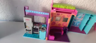 Casa de muñecas colorida
