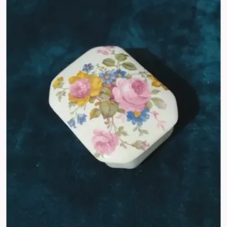 Scatola porta oggetti vintage floreale