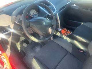 Peugeot 207 2011