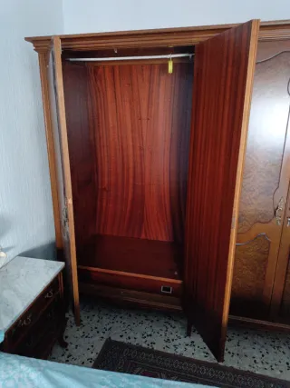 Armario vintage de madera