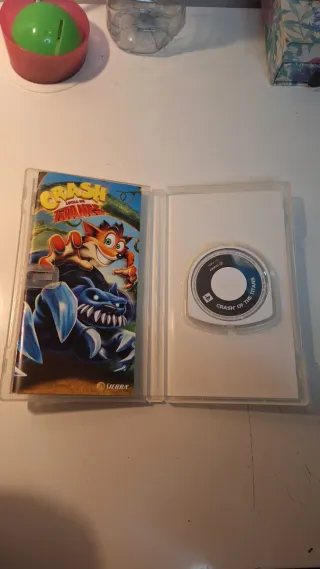 Crash Lucha de Titanes PSP Completo