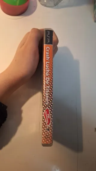 Crash Lucha de Titanes PSP Completo