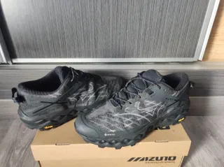 Zapatillas Mizuno Wave Mujin LS GTX último modelo.